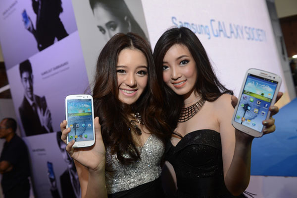 Samsung ขยายฐานชวนแฟนกาแล็คซี่ทั่วไทยร่วมก๊วน Galaxy Society พร้อมโชว์ตัว Galaxy Note II บินลัดฟ้ามาให้เป็นเจ้าของก่อนใครในเมืองไทย