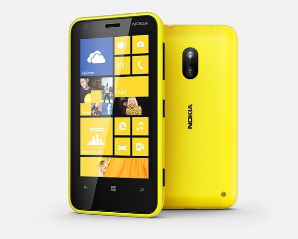 Nokia เปิดตัว Lumia 620 มาพร้อม Windows Phone 8 เปลี่ยนฝาหลังได้ ในราคาไม่ถึง 8,000 บาท