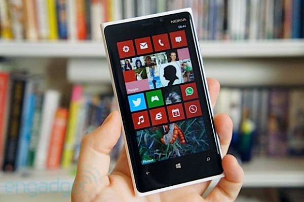 Nokia วางจำหน่าย Lumia 920T ระบบปฎิบัติการ Windows Phone 8 รุ่นแรกที่จีน