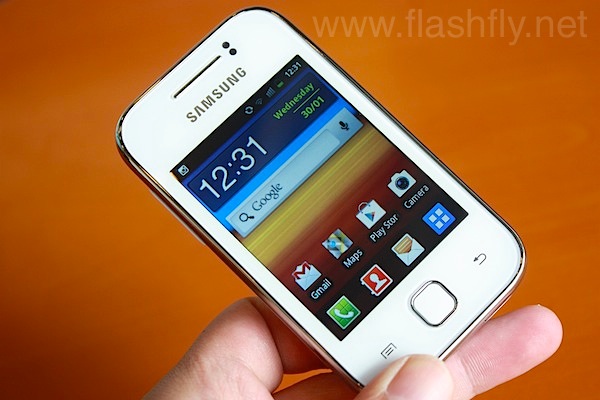 Samsung Galaxy Y Young สมาร์ทโฟน Android ราคาประหยัดสำหรับวัยรุ่นเพียง 3,290 บาทเท่านั้น