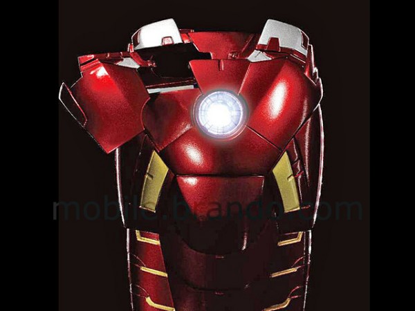 สุดล้ำ!! แปลงร่าง iPhone 5 ให้เป็นชุด Iron Man Mark VII ด้วยเคสที่มาพร้อมไฟ LED
