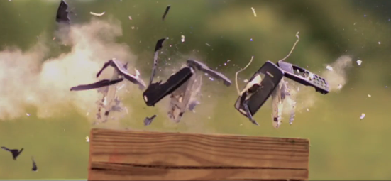 กลับมาอีกครั้งกับคลิปสุดโหด คราวนี้มาสังหารมือถือในตำนาน Nokia 3310 (ชมคลิป)