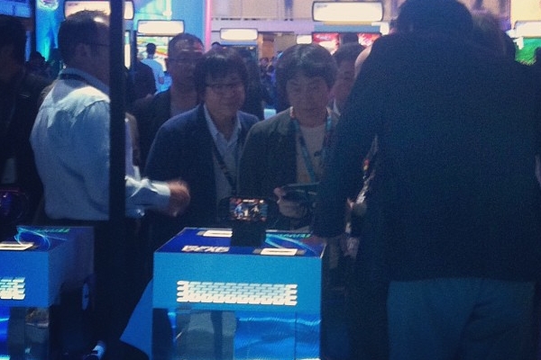 ยามเมื่อ Shigeru Miyamoto แวะชมบูธ Sony ในงาน E3 2013