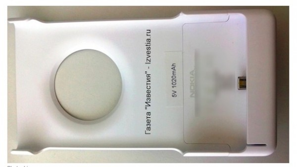 เผยภาพอุปกรณ์เสริมของ Nokia EOS เป็นเคสแบตเตอร์รีความจุ 1020 mAh