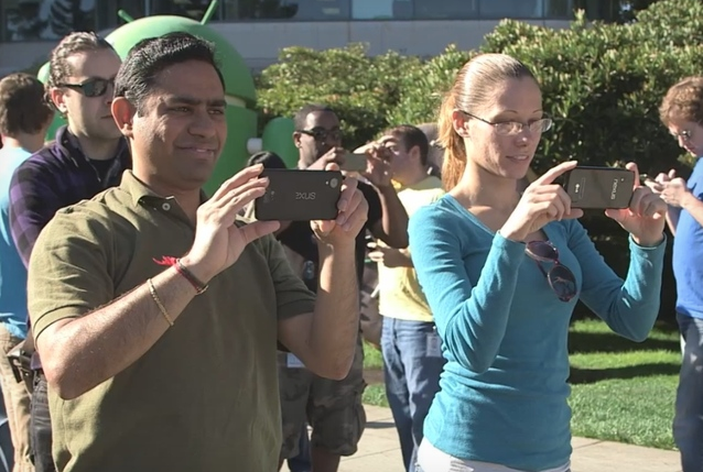 Google แอบปล่อยหลุด Nexus 5 เทียบเคียง Nexus 4 (ชมคลิป)