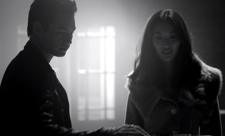 ปีเตอร์ คอร์ปกำลังตามหาใครในเบอร์ลิน?