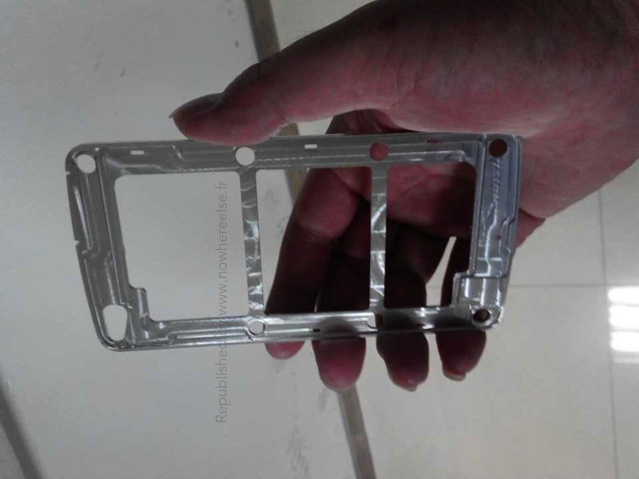 หลุดมาแล้ว!! ชิ้นส่วนบอดี้ของ Samsung Galaxy S5 ที่ใช้วัสดุเป็นโลหะ