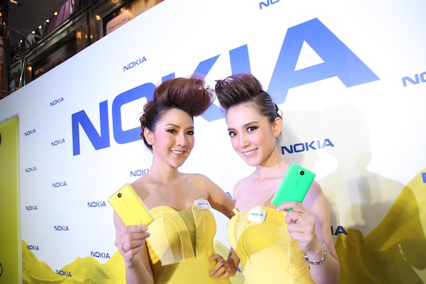 Nokia เปิดตัว Nokia Asha 503 และ Nokia Asha 500 ลุคชิค แชะไว แชร์ได้สะใจกว่าเดิม