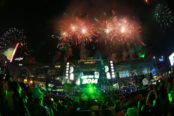 ประมวลภาพบรรยากาศ AIS 3G Bangkok Countdown 2014 @CentralWorld สุดอลังการ