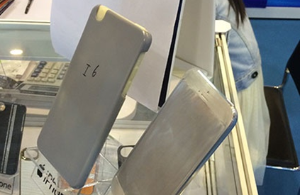 ม็อคอัพ เคสและอุปกรณ์เสริม iPhone 6 โผล่กลางงาน Hong Kong Electronics Fair 2014 (ชมคลิป)