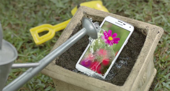 Samsung ปล่อยโฆษณา Galaxy S5 ใหม่ที่ใช้งานกันน้ำกันฝุ่นแบบสุดเหวี่ยง (ชมคลิป)