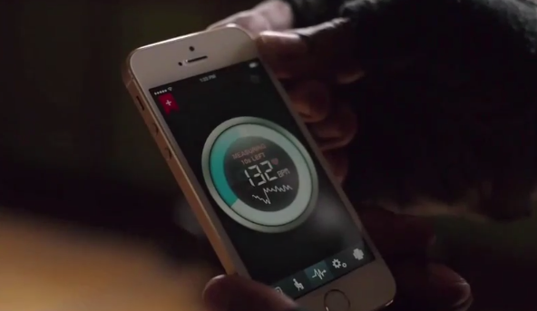 Apple ส่งโฆาณาชิ้นใหม่ของ iPhone 5s ในชื่อ Gigantic กับแอพด้านการสร้างสรรค์และวัดชีพจร