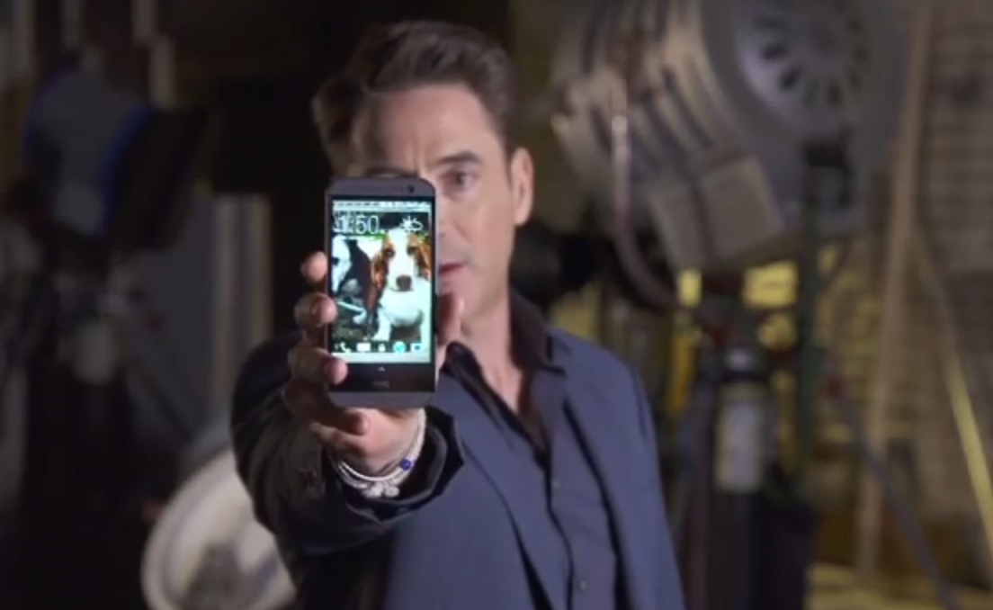 เมื่อดาราดัง Robert Downey Jr บอกว่า HTC One M8 ออกแบบสวยงามที่สุดในโลก (ชมคลิป)