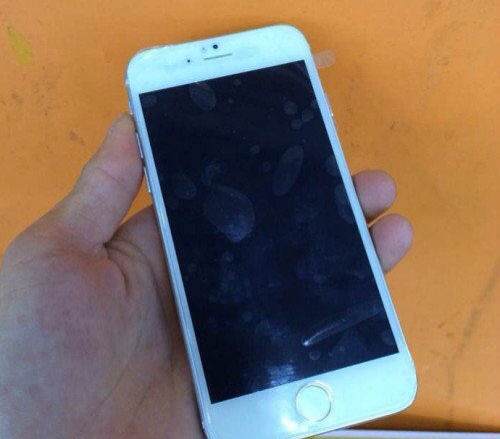 iPhone 6 เครื่องม็อคอัพล่าสุด เผยให้เห็นรายละเอียดตัวเครื่องสุดบางและขอบมน