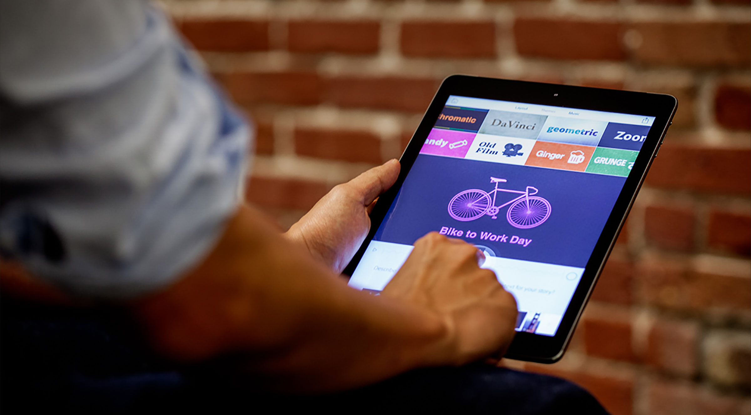 50716.en.adobe-voice-microsite.faq.2400x1328