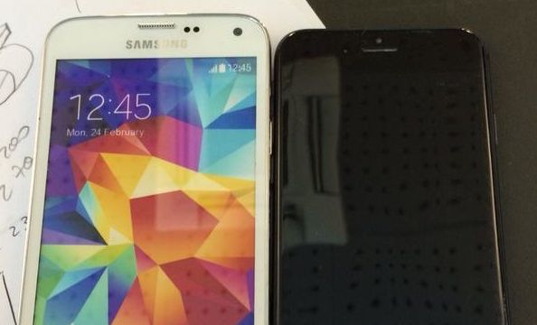 เทียบขนาดม็อคอัพ iPhone 6 กับ iPhone 5S และ Galaxy S5 ใครจะบางกว่ากัน