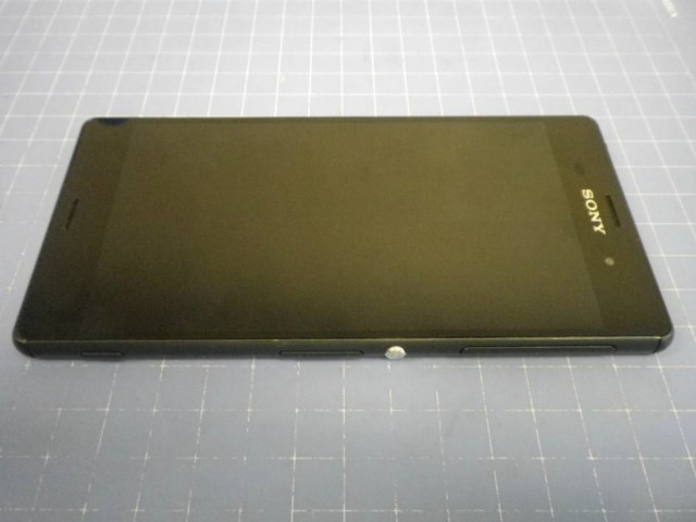 ชมภาพ Sony Xperia Z3 ตัวเป็นๆมาพร้อมแบตเตอรี่ขนาด 3100mAh