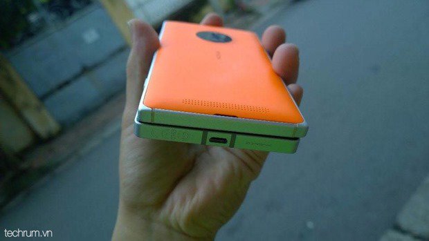 Nokia-Lumia-830-8