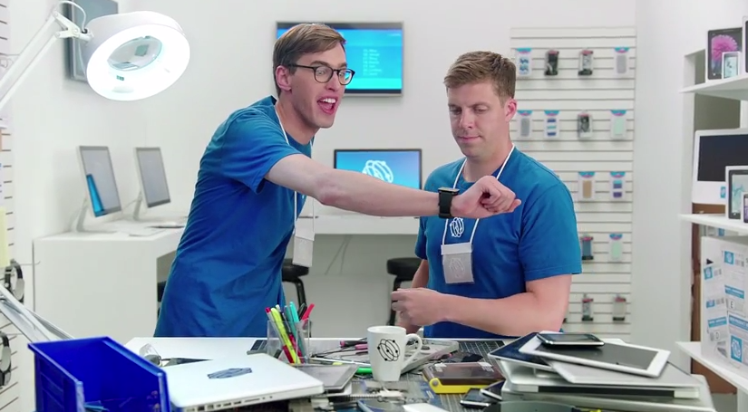 Samsung จัดเต็มกัด iPhone 6 และ Apple Watch รวดเดียว 6 คลิป