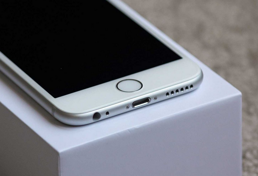 iPhone 6 และ iPhone 6 Plus รองรับการชาร์จแบตเตอรี่ที่เร็วกว่าเดิม เมื่อใช้ที่ชาร์จ iPad