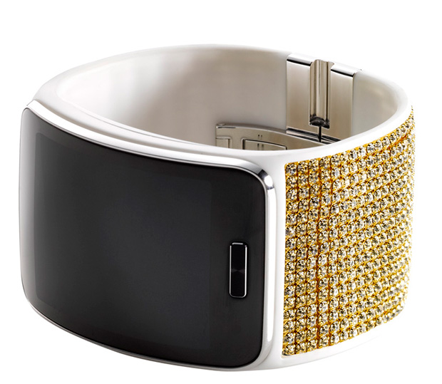 หรูหรา!! Samsung จับมือ Swarovski เปิดตัว Gear S รุ่นพิเศษสำหรับเจ้าแม่แฟชั่น