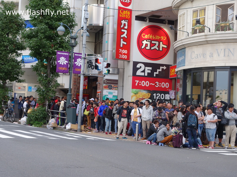 iPhone6-first-day-sale-in-shibuya-japan-2014-01