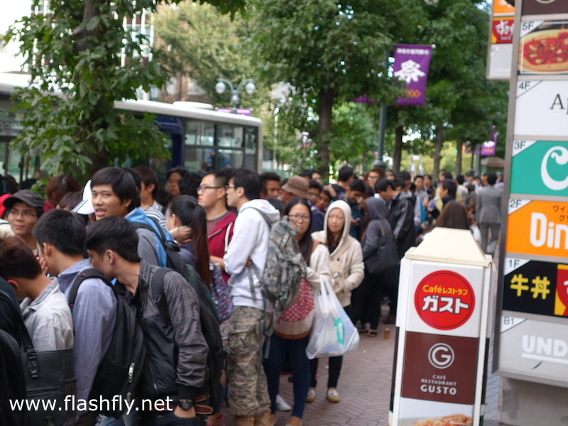 iPhone6-first-day-sale-in-shibuya-japan-2014-02