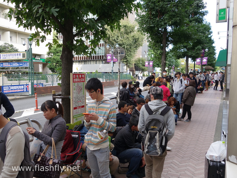 iPhone6-first-day-sale-in-shibuya-japan-2014-03