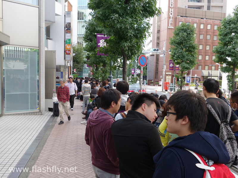 iPhone6-first-day-sale-in-shibuya-japan-2014-05