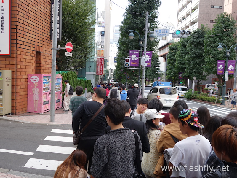 iPhone6-first-day-sale-in-shibuya-japan-2014-07