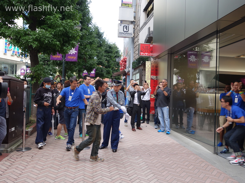 iPhone6-first-day-sale-in-shibuya-japan-2014-17
