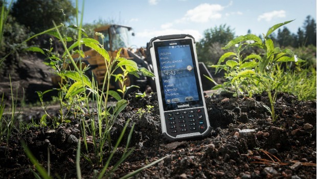 แฮนด์เฮลด์ เปิดตัวพีดีเอพันธุ์อึด NAUTIZ X8 หน้าจอใหญ่ภาพชัดแม้อยู่กลางแดดจ้า ออกแบบมาเพื่อใช้งานภาคสนามสุดโหด