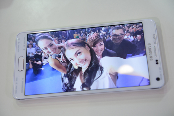 เทคนิคการถ่ายภาพ Groupfie แบบมือโปรทำได้ง่ายๆ