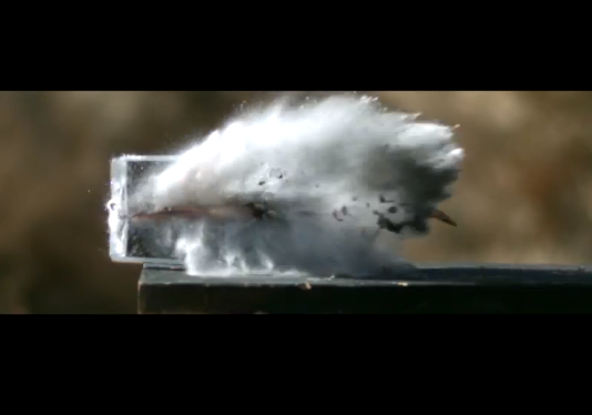 ไม่รอด!! iPad mini 3 โดนจับแช่น้ำแล้วเป่าด้วยปืนไรเฟิล .50 Cal กระบอกเดิม (ชมคลิป)