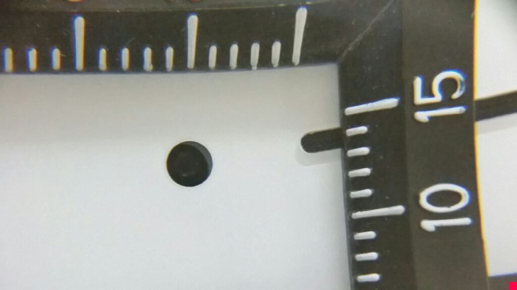 Misaligned-selfie-camera-on-iPhone-6-2