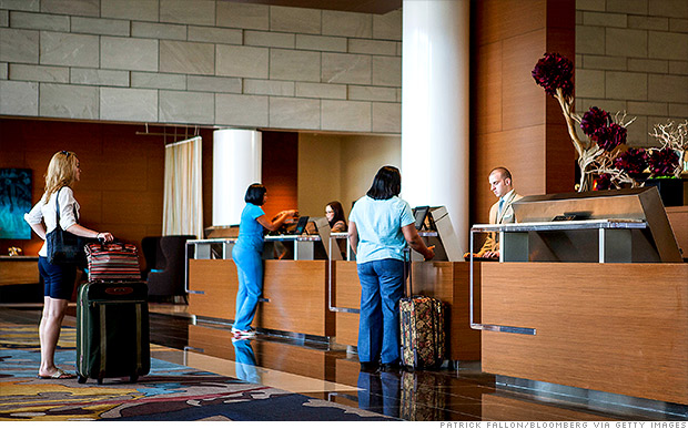 150310075509-marriott-check-in-620xa