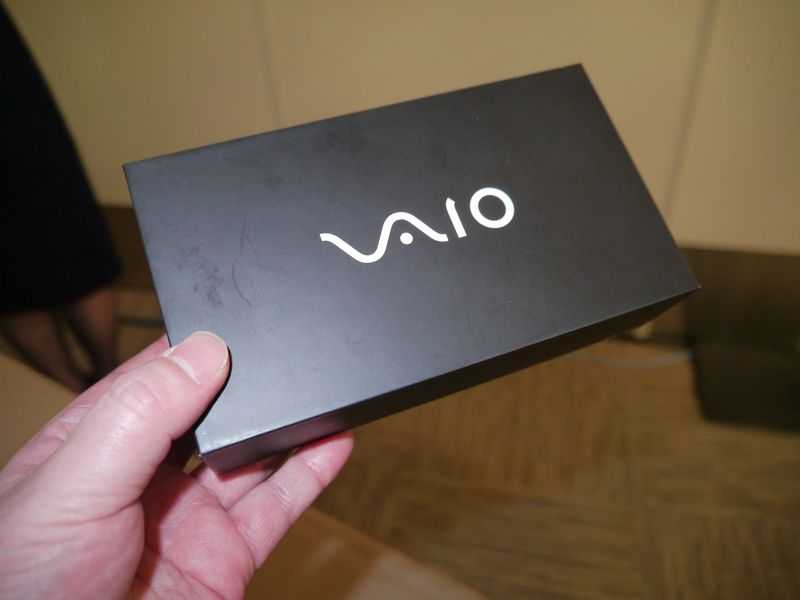 Vaio-smartphone-Japan-01
