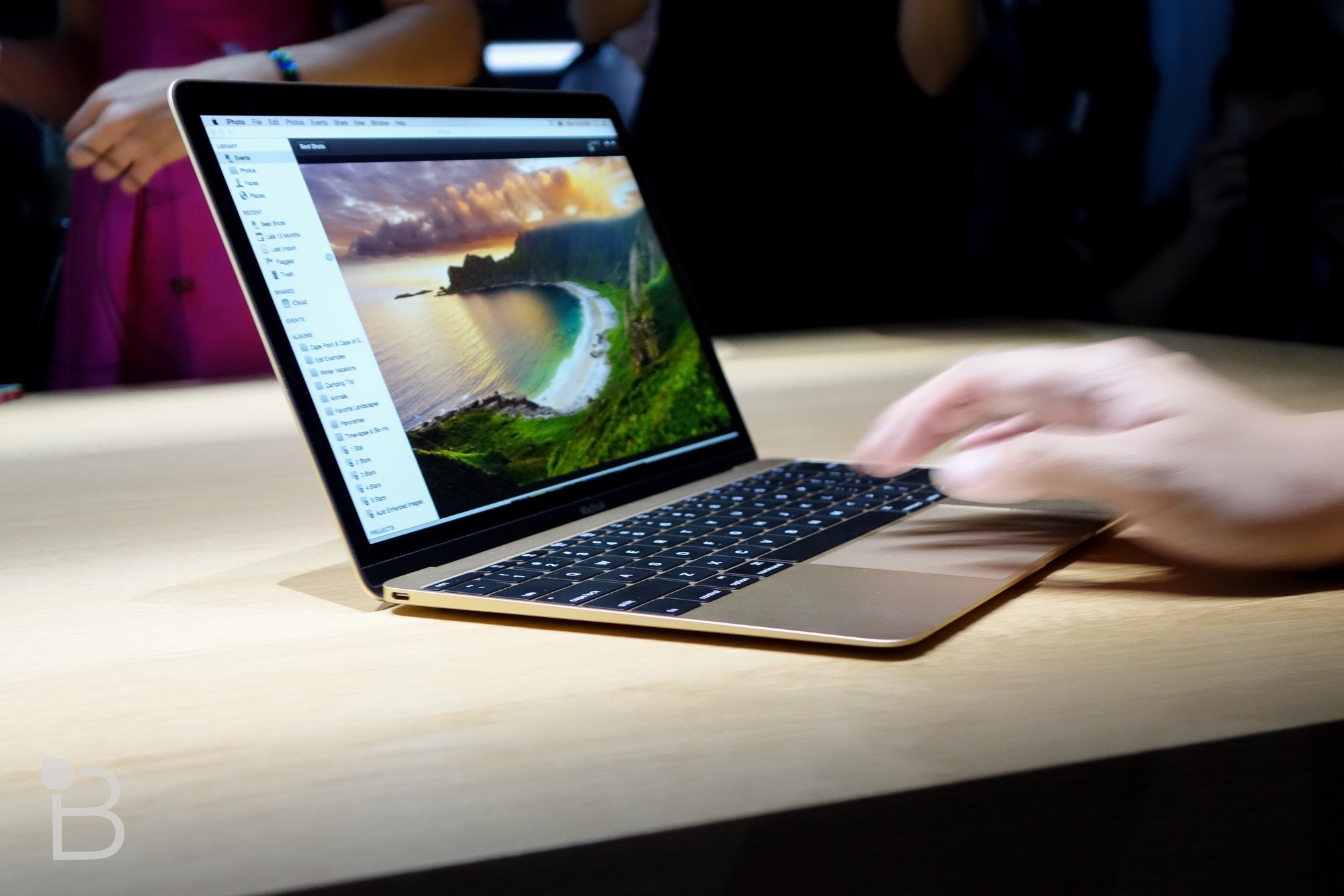 Apple-Watch-Event-2015-New-MacBook-Hands-On-Gold-1