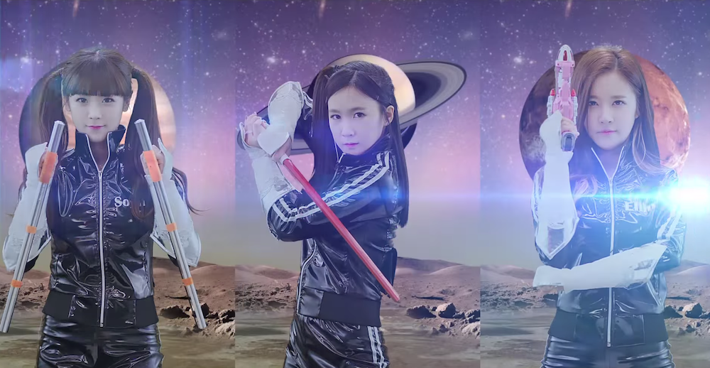 ชม MV เพลงใหม่ล่าสุดจากเกิร์ลกรุ๊ป Crayon Pop ที่มาสไตล์ขบวนการ 5 สีผสมเซเลอร์มูนและไอ้มดแดง