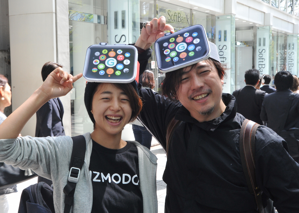 Makoto Saito (23) and Kazumi Oda (4X)  , Apple watch, at Omotesando on April 24, 2015.  Andrew reports. YOSHIAKI MIURA PHOTO