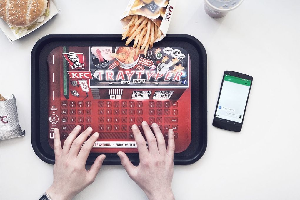 สุดเก๋!! กระดาษรองถาดอัจฉริยะจาก KFC เป็น Keyboard เชื่อมต่อสมาร์ทโฟนได้ กินไปพิมพ์ไปไม่เลอะจอ(ชมคลิป)