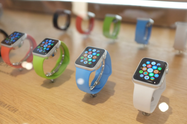 apple-watch-colette-display-case