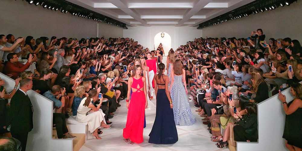 ชมภาพถ่ายจาก iPhone 6s Plus ในงาน New York Fashion Week จะสวยงามขนาดไหน