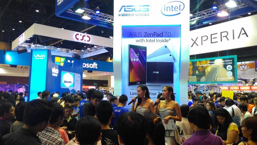ASUS มาแรง!! พบกับสมาร์ทโฟนรุ่นใหม่ทั้ง Zenfone Selfie, Zenfone Deluxe และ Zenfone Laser ในงาน Thailand Mobile Expo 2015
