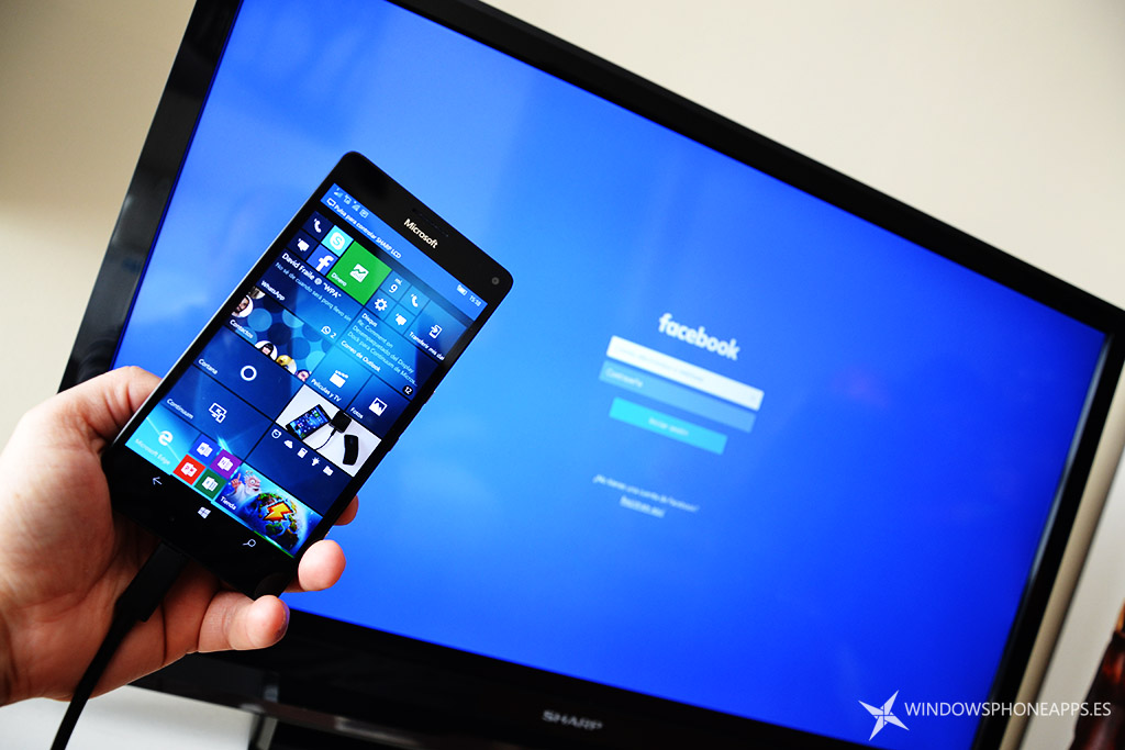 Facebook สำหรับ Windows 10 Mobile ออกแบบใหม่ และรองรับการใช้งาน Continuum แล้ว