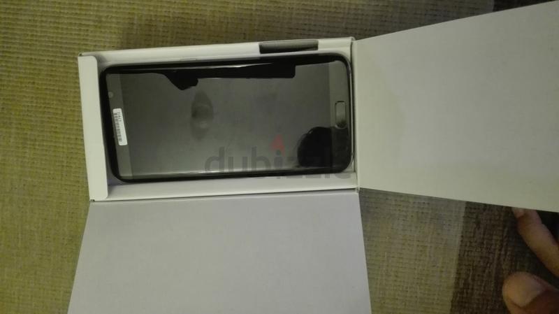 Purported-Galaxy-S7-Edge-leaks-in-Dubai-with-prices-and-box-contents-2