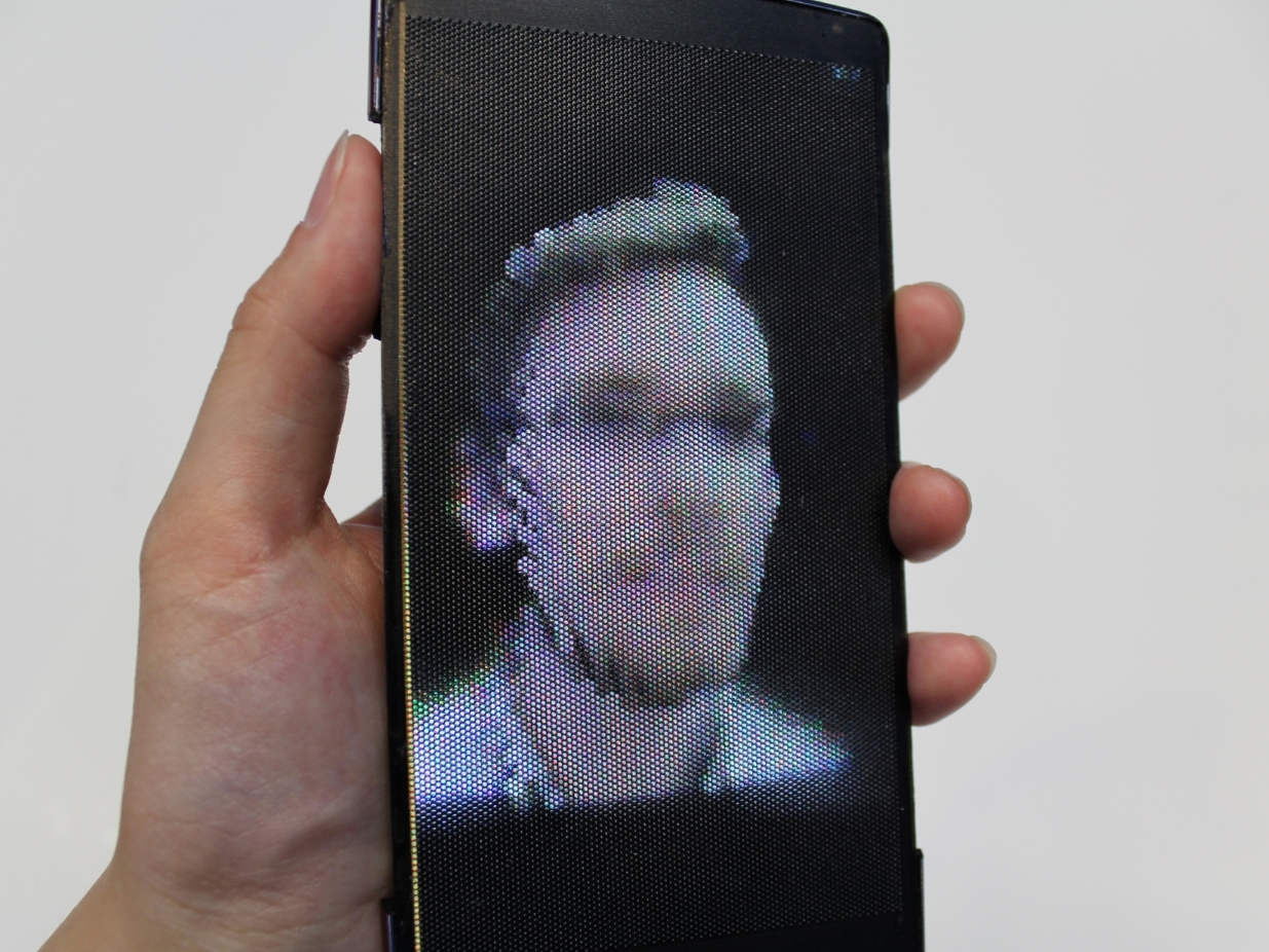 HoloFlex-smartphone-2