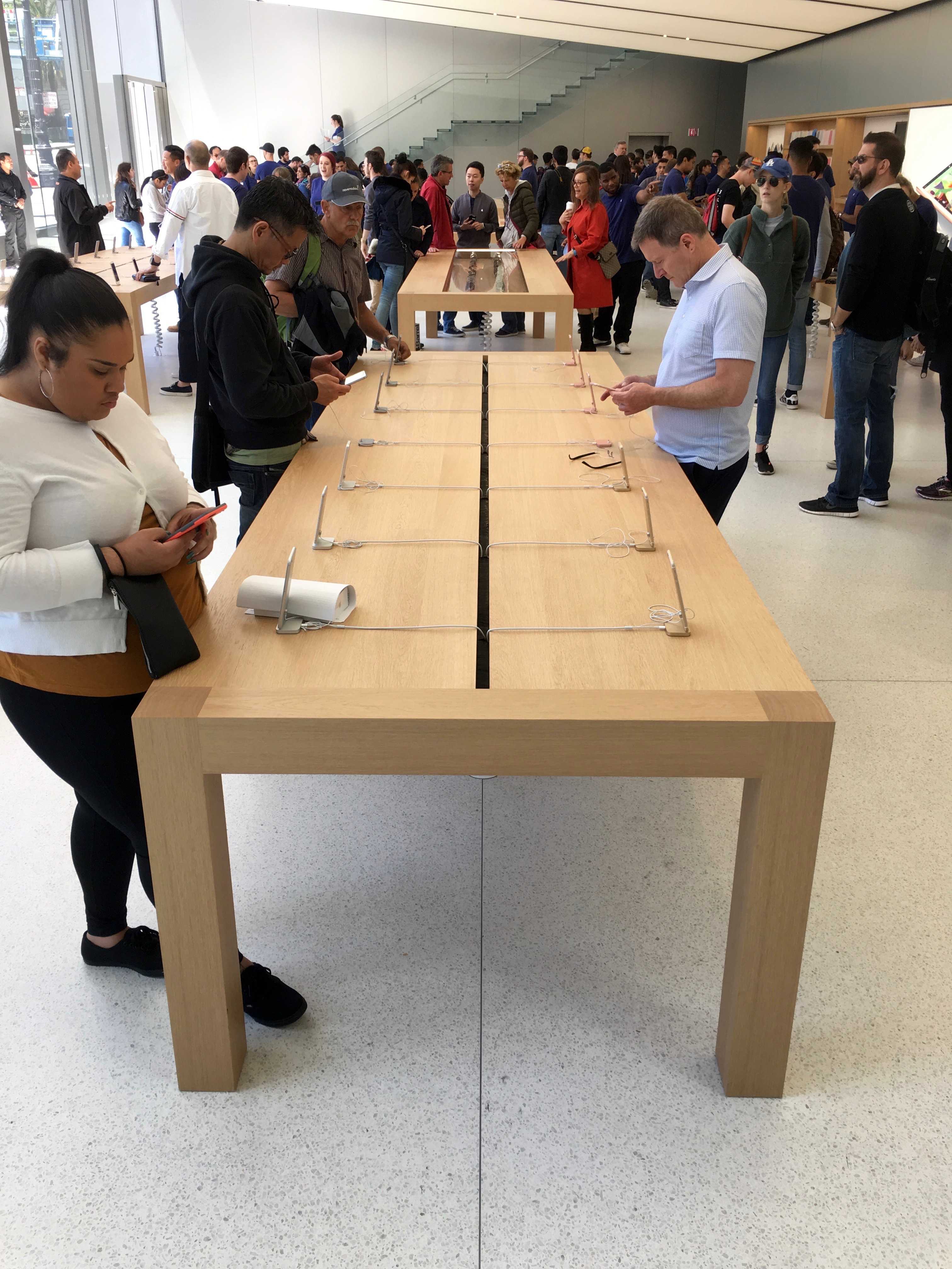 เป๊ะเวอร์!! พาไปชม Apple Store สาขาใหม่ล่าสุดที่ San Francisco เนี้ยบ