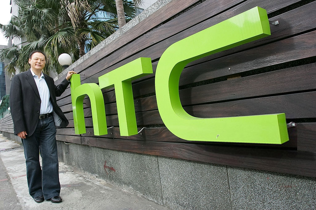 HTC_CEO_Peter_Chou_Full_Size_Wide