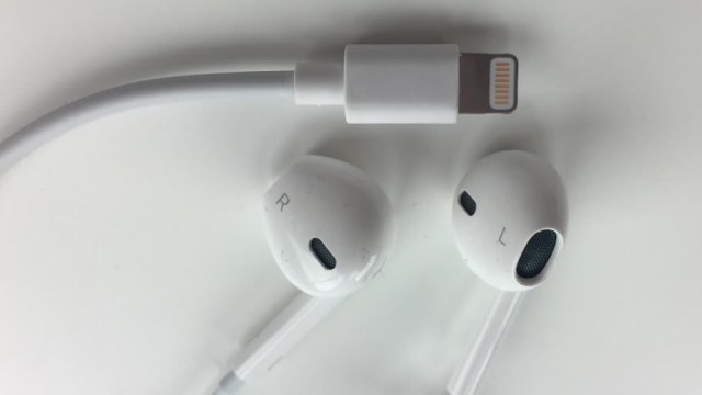 Apple Lightning EarPods